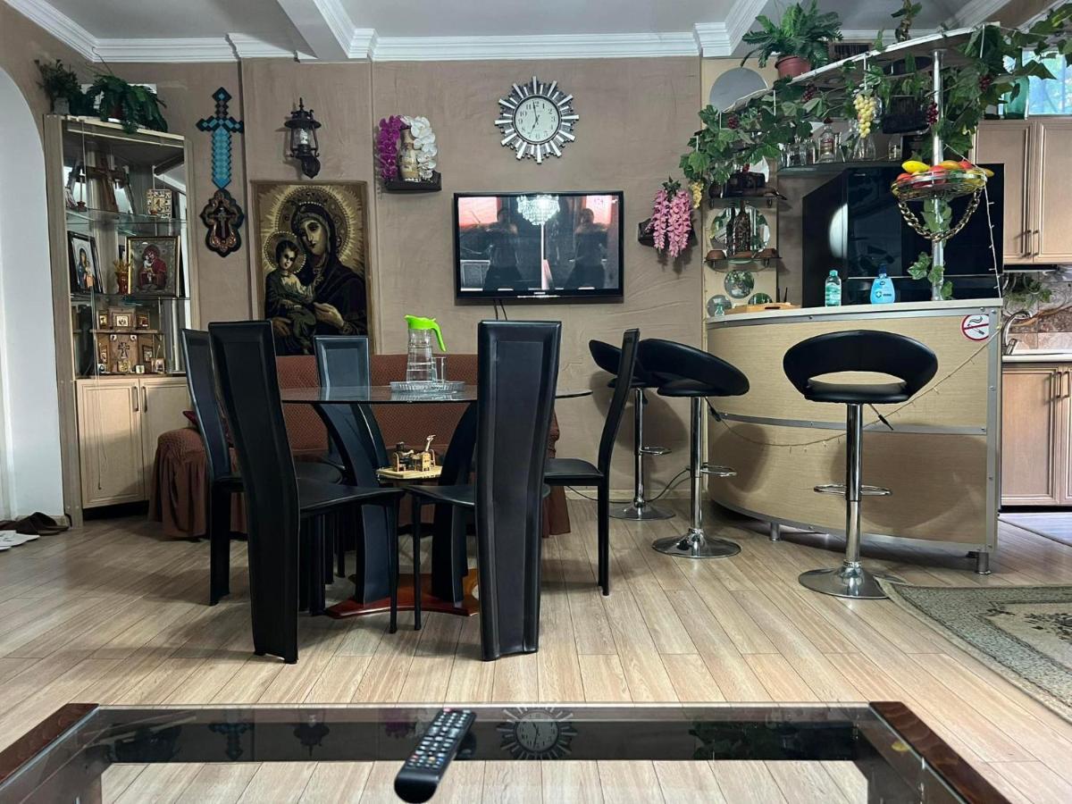 3 Room Flat In Tbilisi ภายนอก รูปภาพ