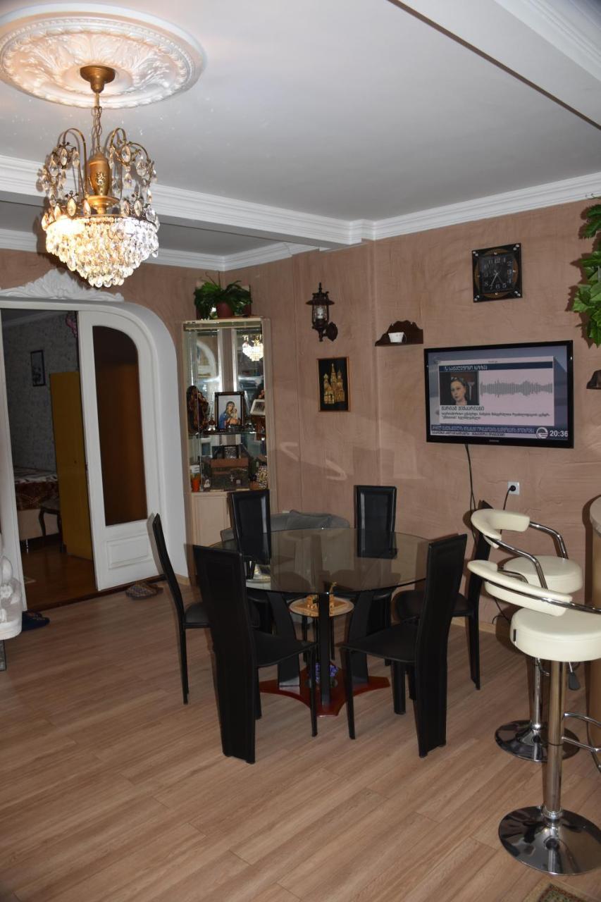 3 Room Flat In Tbilisi ภายนอก รูปภาพ