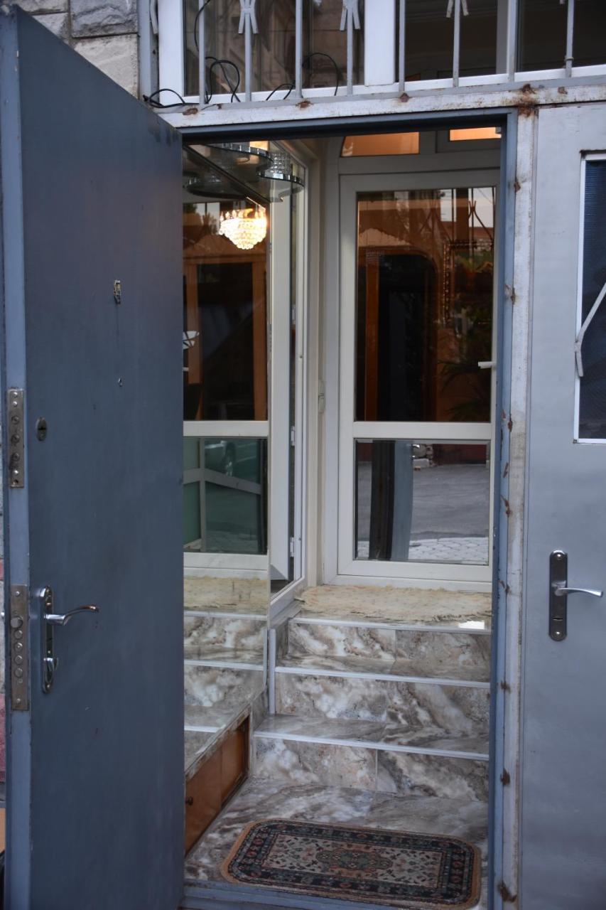 3 Room Flat In Tbilisi ภายนอก รูปภาพ